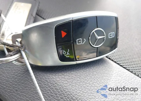 2022 Mercedes-Benz E 350 из США, поврежденный, VIN W1KZF8DB0NB069806